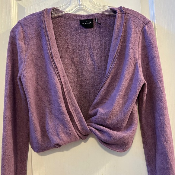 Out From Under Urban Outfitters Purple Cropped Twist Front Sweater Top Small - Picture 10 of 10